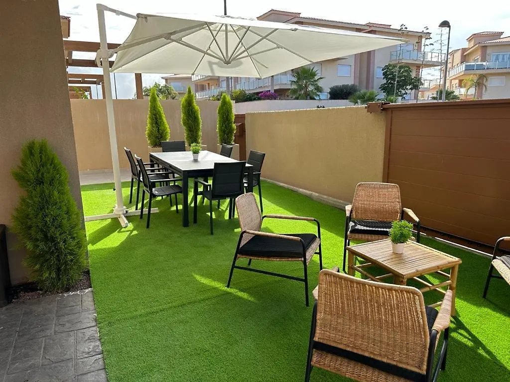 Golf Tenerife South: Mountain View Villa with Heated Pool and Accessible Amenities San Miguel de Abona