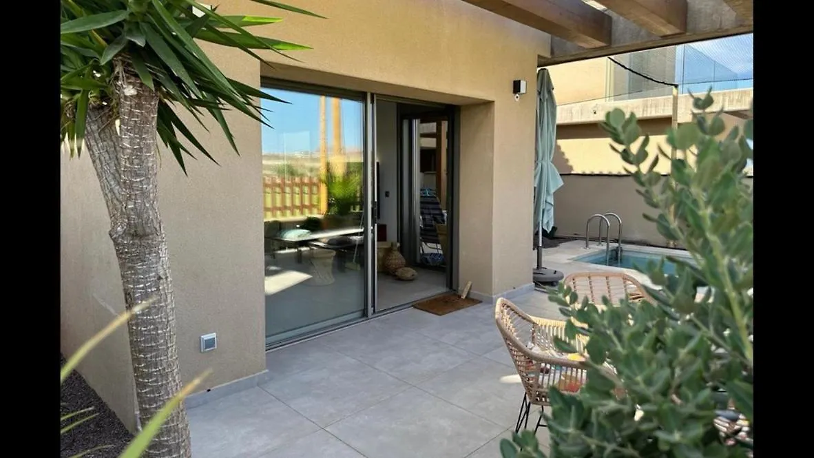 Golf Tenerife South: Mountain View Villa with Heated Pool and Accessible Amenities San Miguel de Abona