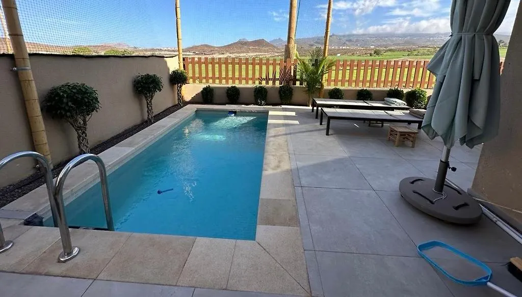 Golf Tenerife South: Mountain View Villa with Heated Pool and Accessible Amenities San Miguel de Abona